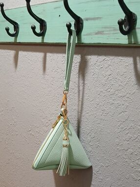 Mint Green Pyramid (triangle) Wristlet Bag with Goldtone & Tassel NWOT